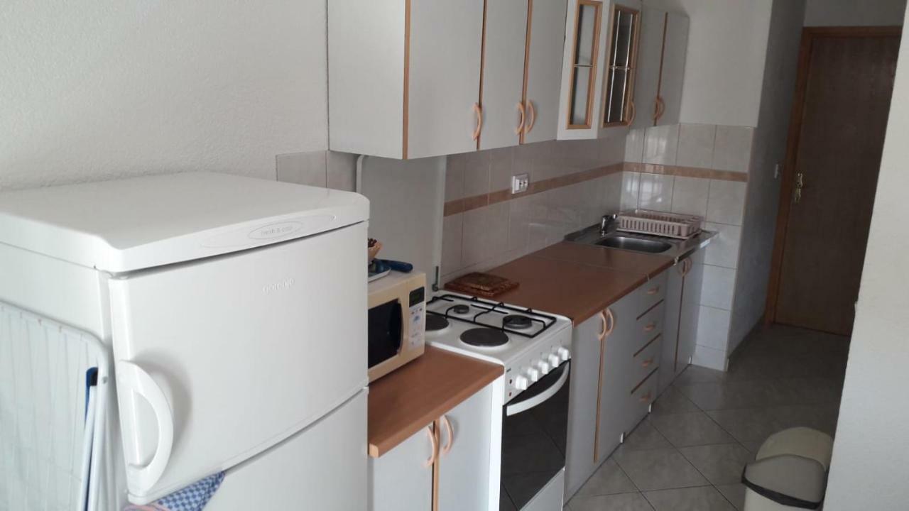 Apartment Hrgic Vir Exterior foto
